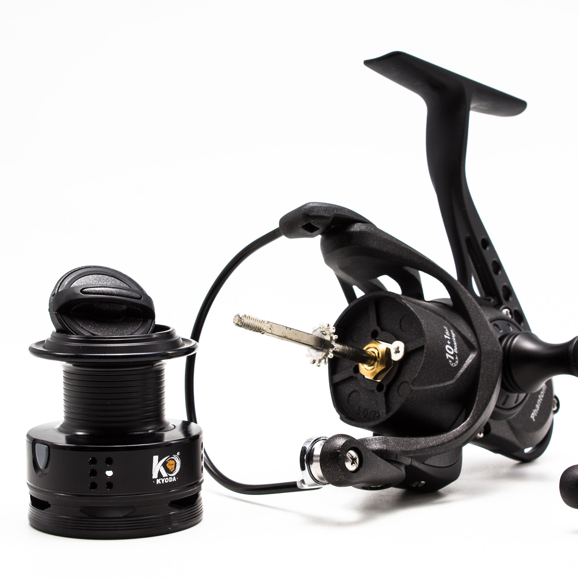 Катушка KYODA "Phantom" 4000, 10+1 подшипн., передний фрикцион, запасная шпуля Катушка KYODA "Phantom" 4000, 10+1 подшипн., передний фрикцион, запасная шпуля