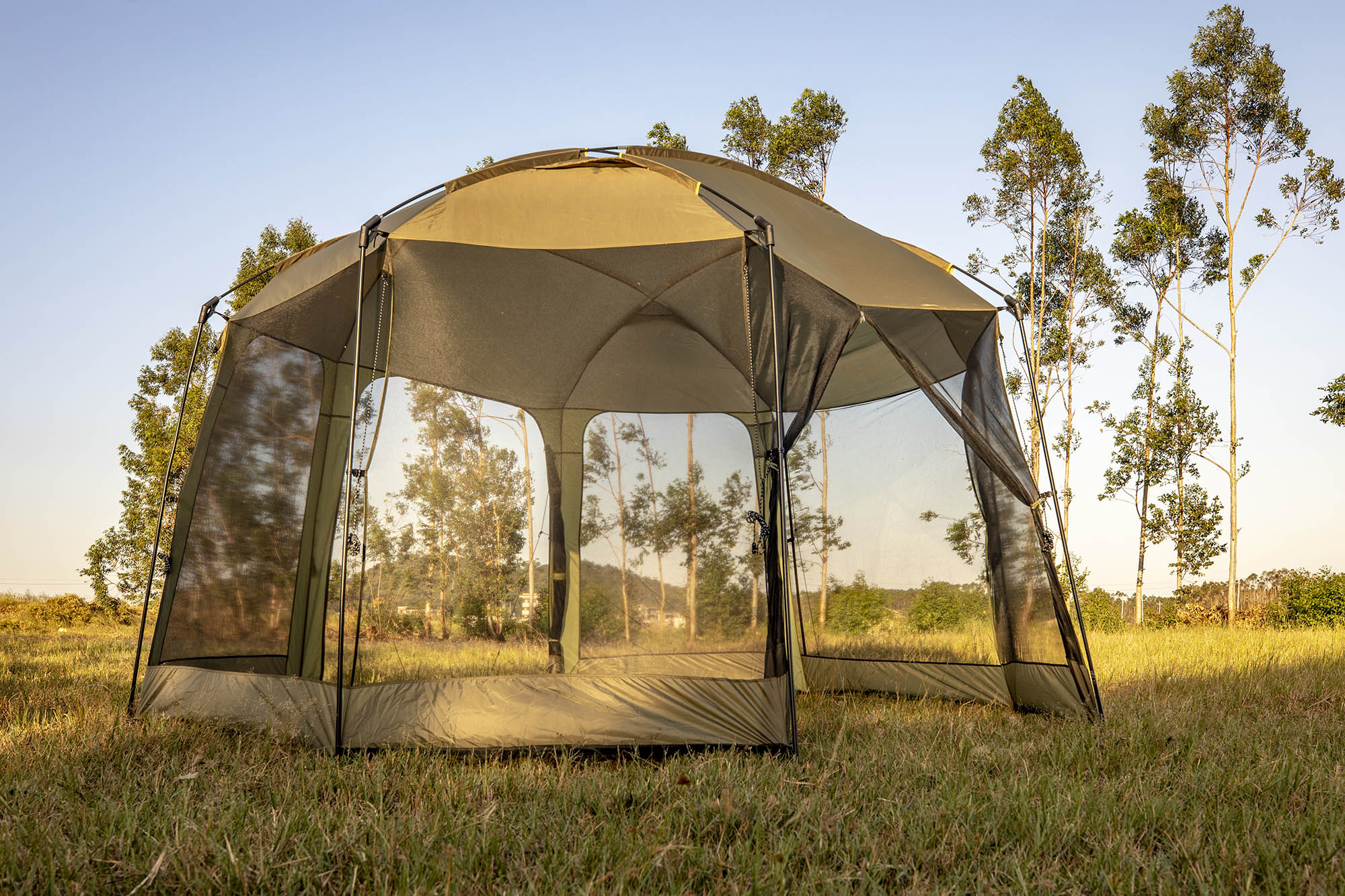 Шатер туристический KYODA круглый, открытый, р.365*426*226см Шатер туристический KYODA круглый, открытый, р.365*426*226см