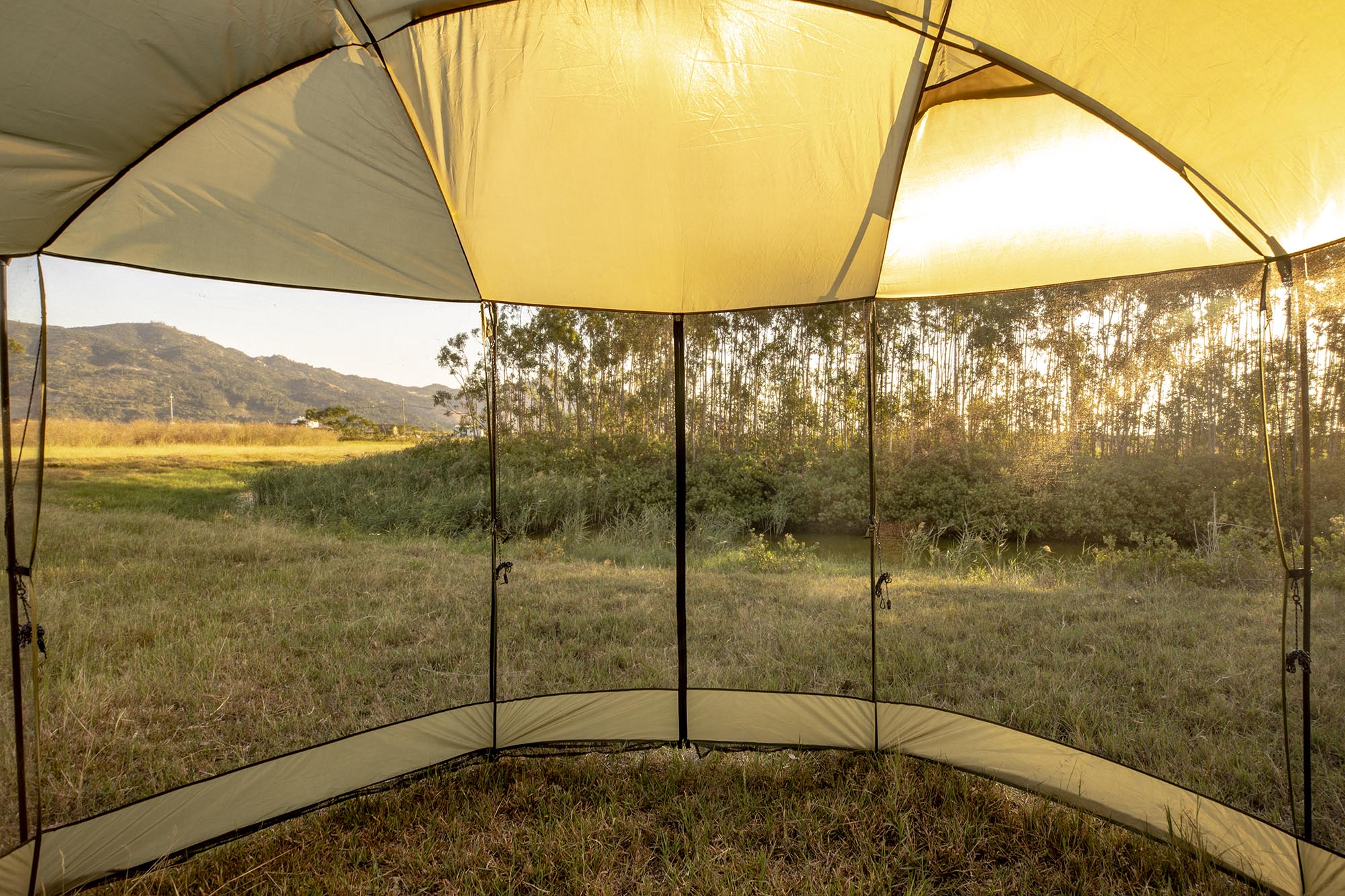 Шатер туристический KYODA круглый, открытый, р.365*426*226см Шатер туристический KYODA круглый, открытый, р.365*426*226см